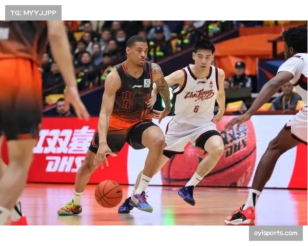 山东高速主场强势迎战浙江 克里斯内线统治力成关键 山东高速主场强势迎战浙江 克里斯内线统治力成关键